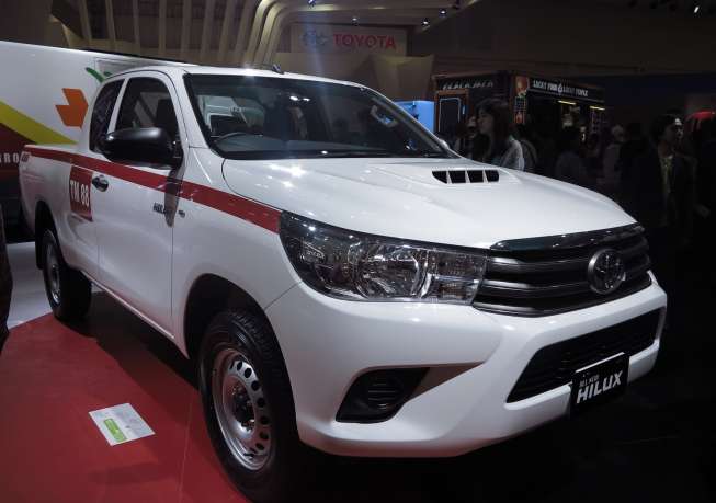 Toyota Hilux Extra Cabin diluncurkan di GIIAS 2015, Kamis (20/8) [Suara.com/Liberty Jemadu].