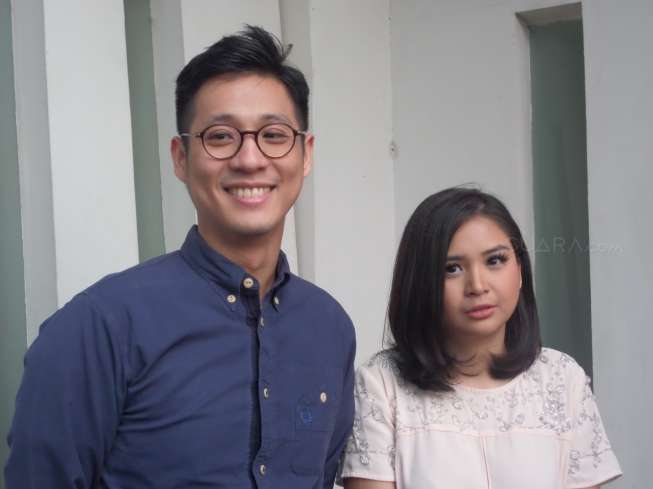 Pasangan artis Junior Liem dan Putri Titian. [suara.com/Nanda Hadiyanti]