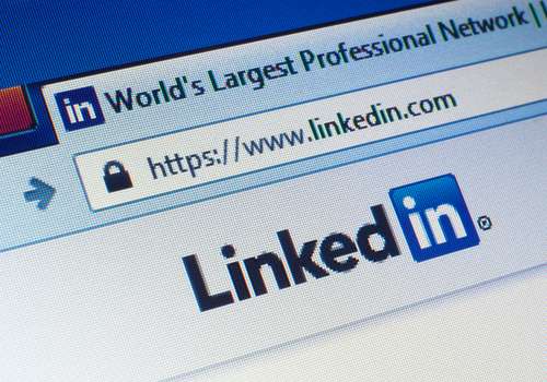 Tampilan website media sosial LinkedIn (Shutterstock).