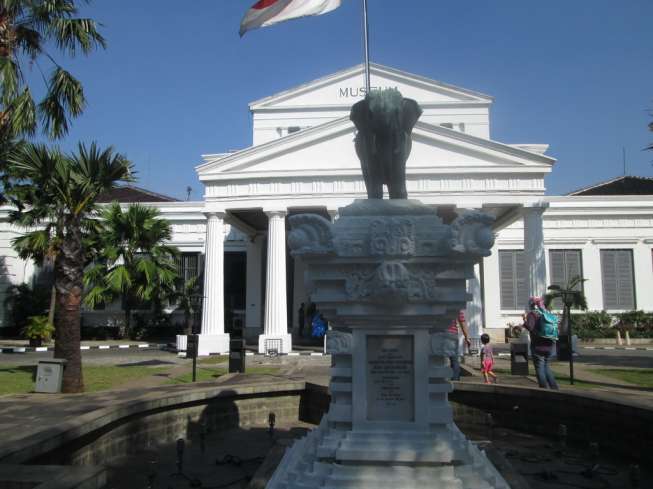 Museum Nasional atau lazim disebut Museum Gadjah di Jakarta Pusat. [Suara.com/Adhitya Himawan]