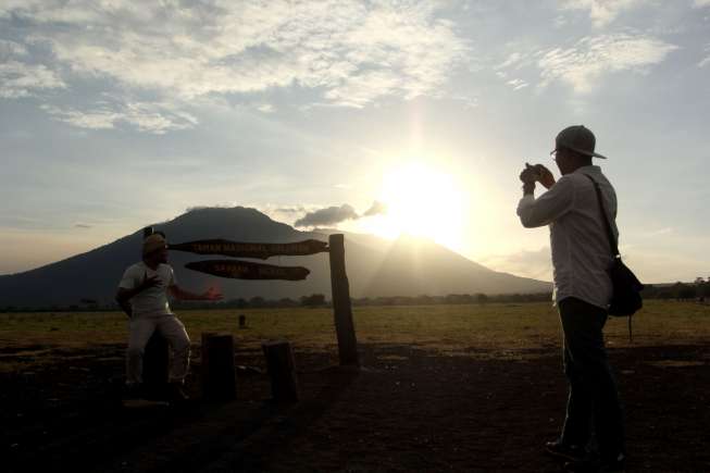 Pengunjung di Taman Nasional Baluran. (Antara)