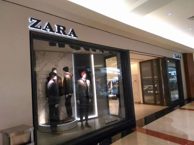 Toko Zara di PIM Jakarta. (suara.com/Welly Hidayat)