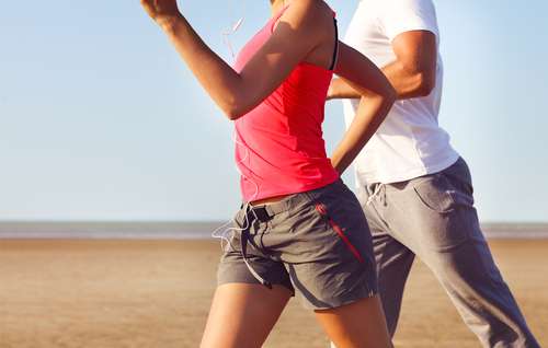 Ilustrasi pasangan sedang joging. (Shutterstock)