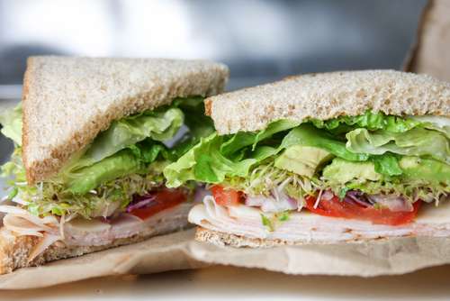 Ilustrasi sandwich rendah karbohidrat, sandwich sehat, sarapan sehat. (Shutterstock)