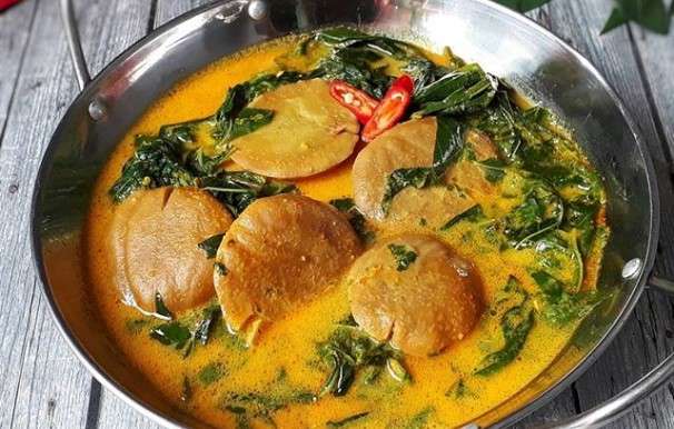 Gulai jengkol daun singkong (Instagram Sukmawati Rs)