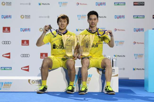 Pasangan ganda putra Indonesia, Kevin Sanjaya Sukamuljo/Marcus Fernaldi Gideon, menjadi juara di BWF World Super Series Finals di Dubai, Uni Emirat Arab, Minggu (17/12/2017). [Humas PBSI]