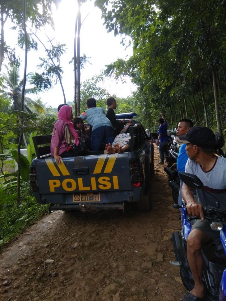 Jembatan gantung penangkaran rusa Bogor ambruk
