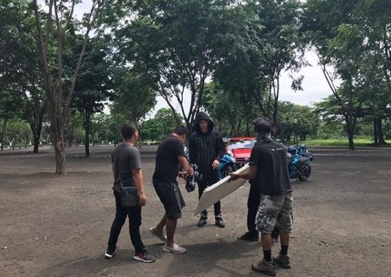 Ammar Zoni saat menjalani sebuah adegan di sinetron Anak Langit [Instagram.akbar_bhakti]