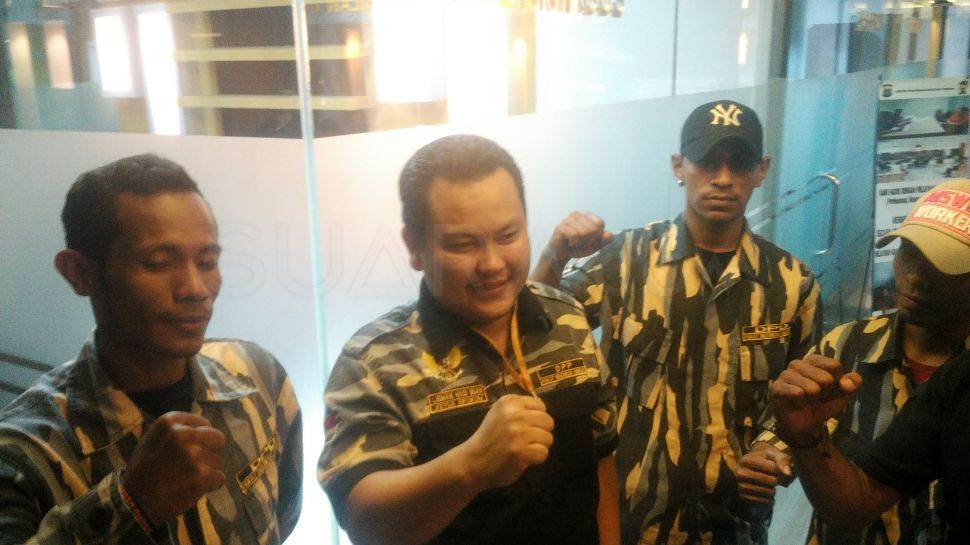 Organisasi Pembela Kesatuan Tanah Air Indonesia Bersatu laporkan Felicya Angelista yang dituduh lecehkan TNI. (Suara.com/Agung Sandy Lesmana)