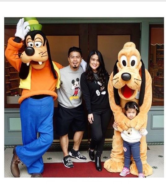 Bams eks Samsons bersama istri dan putrinya. (Instagram)