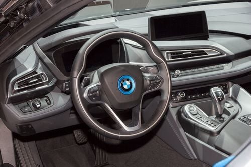 Interior BMW i8 seperti milik Wayne Rooney. (Shutterstock)