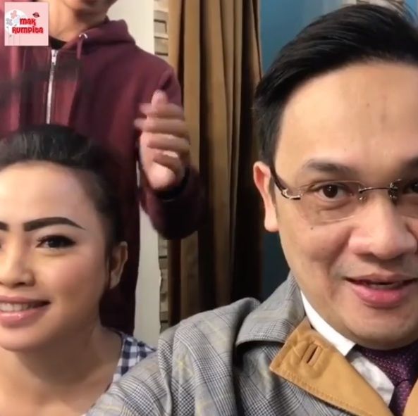 Potongan video parodi Farhat Abbas dan Mpok Alpa [Instagram/makrumpita]