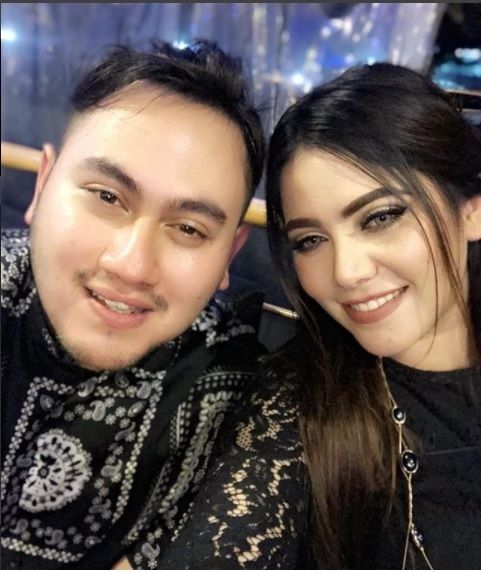 Nassar bersama si "Putri Impian". (Instagram)