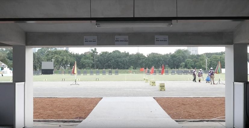 Sloof beton bangunan di venue panahan Asian Games Istora Senayan. (Suara.com/Dendi Afriyan)