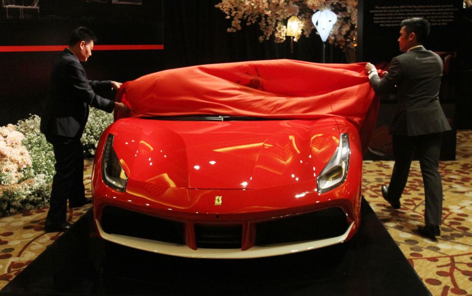Ferrari Pamerkan Koleksi Terbaru Ferrari Pamerkan Koleksi Terbaru
