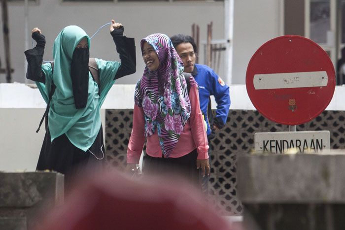 Kaum Muda yang Memilih Cadar di Era Terorisme