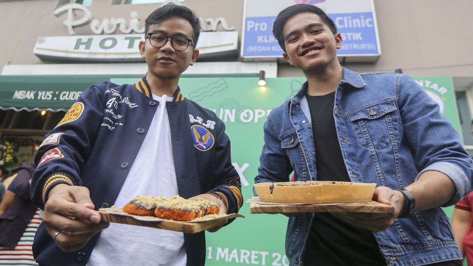 Gibran mulai menjual martabak sejak 2015.