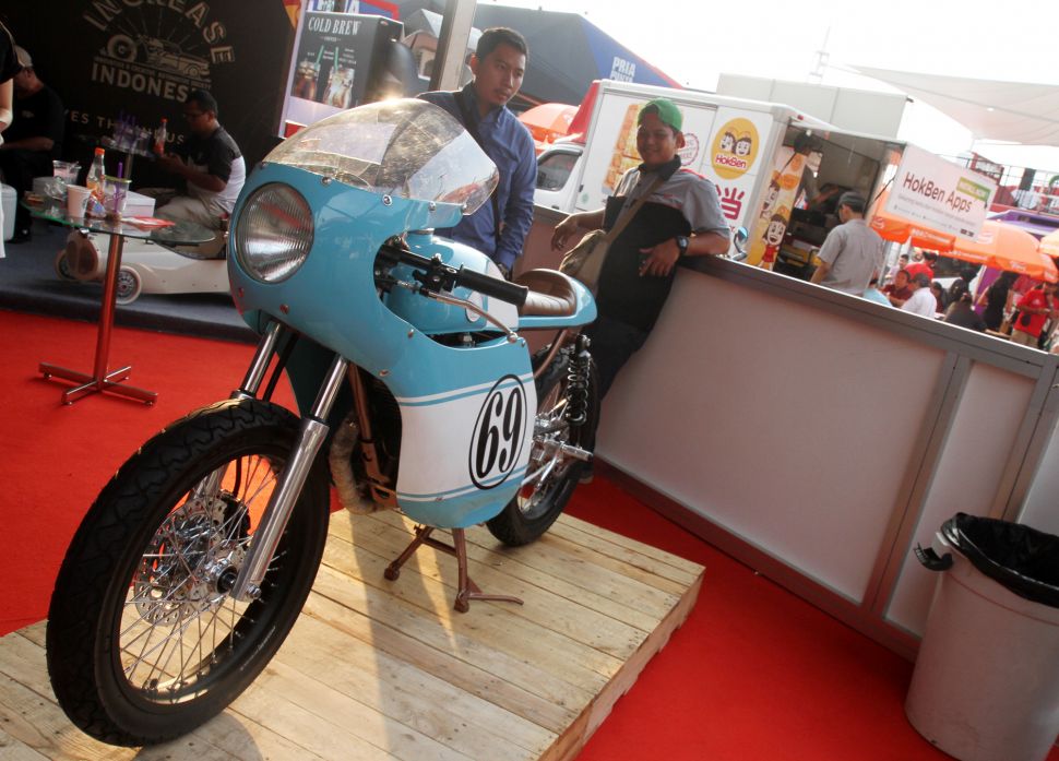 Awalnya motor Honda CB 125.