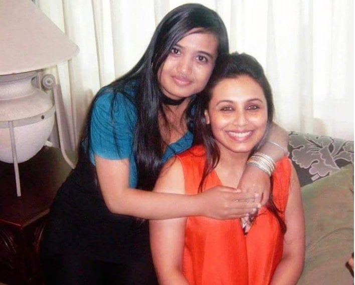 Lina Mukherjee bersama bintang Bollywood Rani Mukerji. (Instagram)