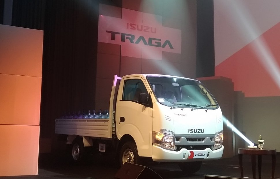 Mobil niaga Isuzu Traga diluncurkan di Jakarta, Senin (23/4). [Suara.com/Manuel Jeghesta Nainggolan]