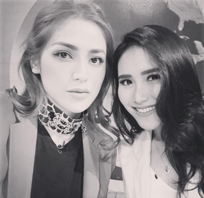 Ayu Ting Ting foto bareng Jessica Iskandar alias Jedar (inijedar/instagram).