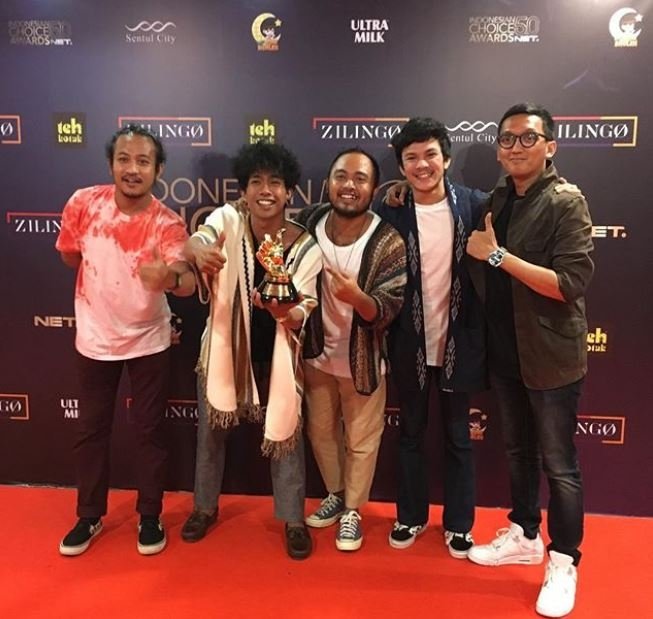 Fourtwnty di ajang Indonesian Choice Awards, Minggu (29/5/2018) [netmediatama/instagram].