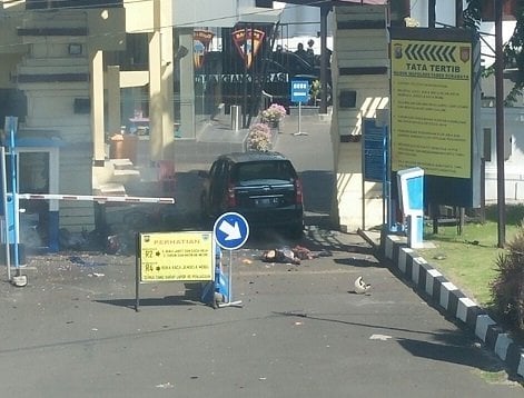 Suasana Mapolrestabes Pasca bom bunuh diri. [suara.com/Moh. Ainul Yaqin]