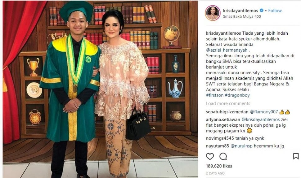 Krisdayanti (KD) hadiri wisuda anak, Azriel Hermansyah (@azriel_hermansyah/instagram). 