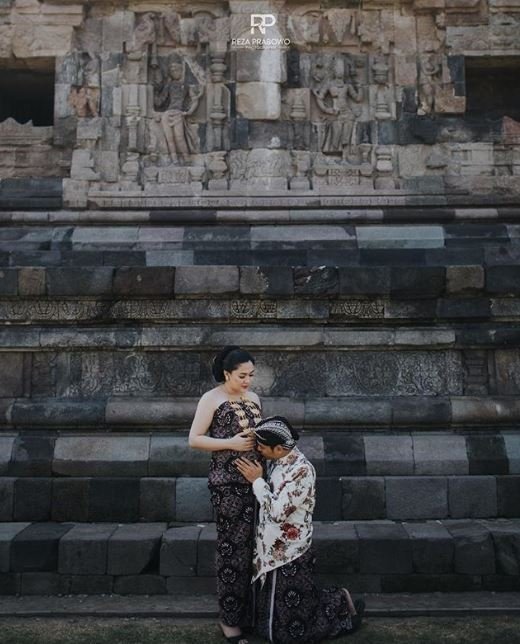 Vicky Shu melakukan sesi maternity shoot (rezaprabowophoto/instagram).