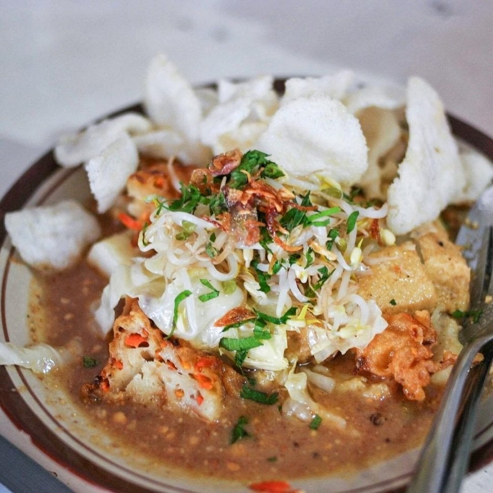 Kupat tahu [travelingyuk.com]