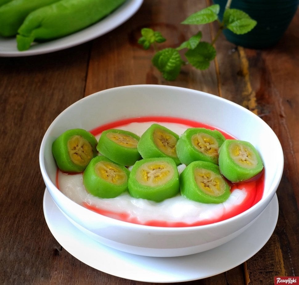 Dessert cantik lagi sedap, es pisang ijo khas Makassar [resepkoki.id]