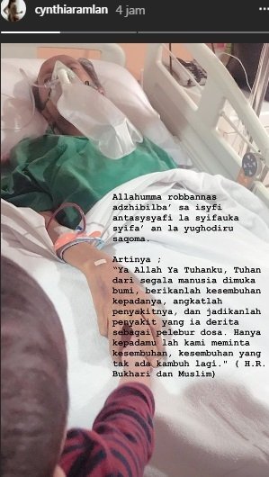 Kondisi Ayahanda Olla Ramlan dan Cynthia Ramlan, Muhammad Ramlan, sebelum meninggal dunia [Instagram/cynthiaramlan]