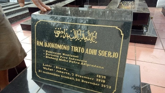 Batu nisan Tirto Adhi Soerjo di Pemakaman Umum Blender, Tanah Sareal, Kota Bogor, Jawa Barat, 3 Juni 2018. [Suara.com/Rambiga]