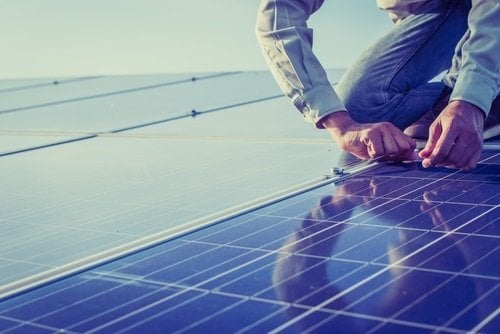 Ilustrasi solar panel. [Shutterstock]