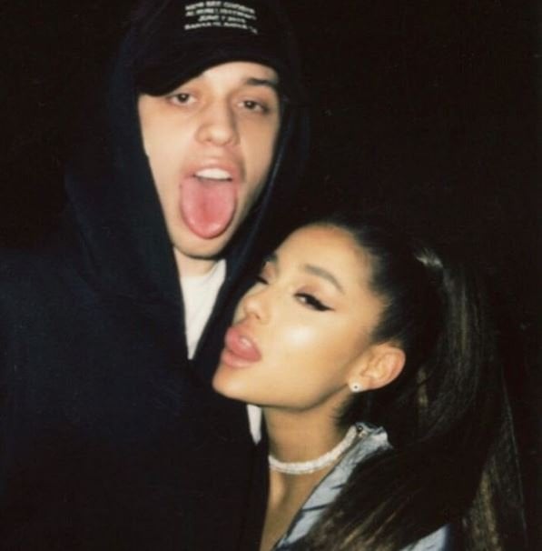 Ariana Grande dan Pete Davidson. (Instagram)