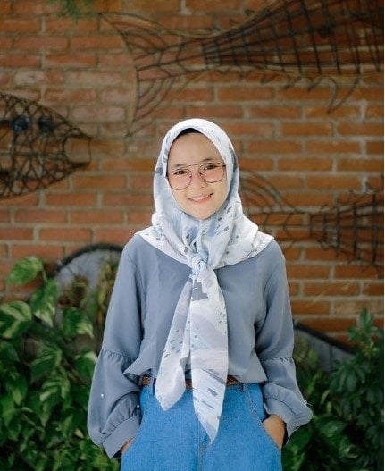 Gaya hijab Nissa Sabyan. (Instagram/@nissa_sabyan)