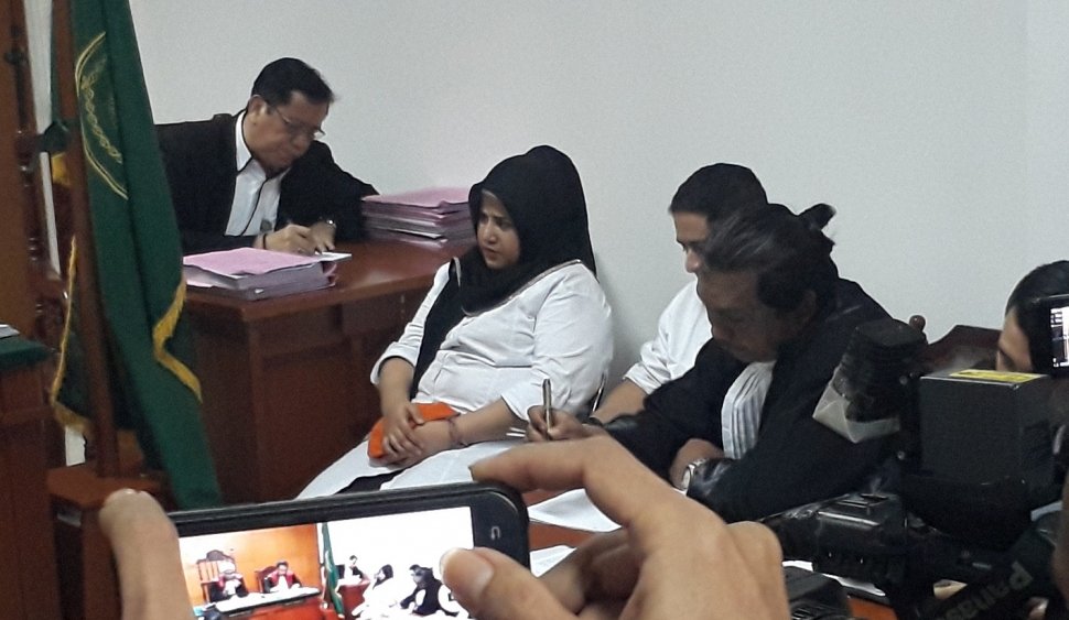 Dhawiya Zaida saat menjalani sidang kasus narkoba di Pengadilan Negeri Jakarta Timur, Selasa (3/7/2018) [Suara.com/Ismail]