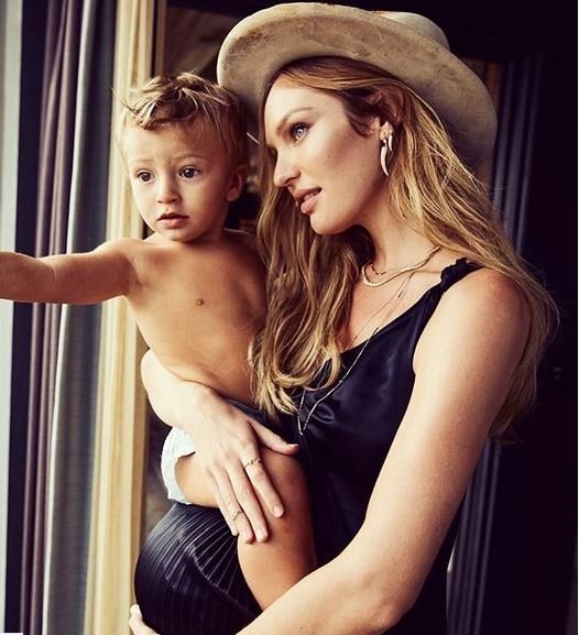 Candice Swanepoel bersama anak pertamanya. (Instagram)