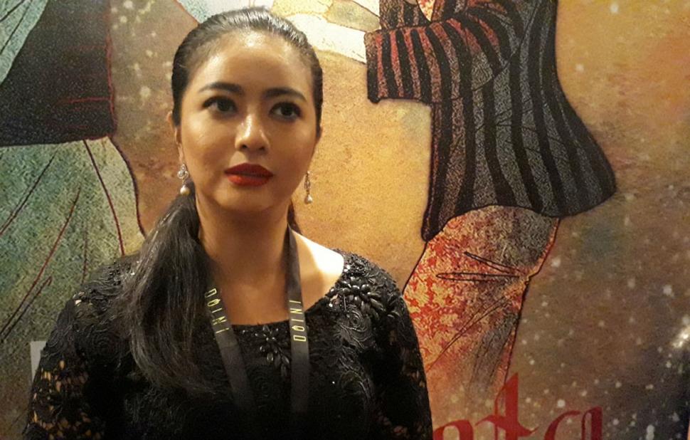Qory Sandioriva usai pementasan teater musikal, Takdir Cinta Pangeran Diponegoro, di Galeri Kesenian Jakarta, Minggu (19/8/2018).