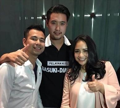 Richard Muljadi rangkul Raffi Ahmad-Nagita Slavina. [Instagram]