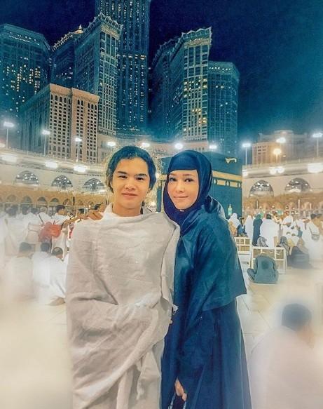 Maia Estianty dan putranya, Dul Jaelani [Instagram/maiaestiantyreal]