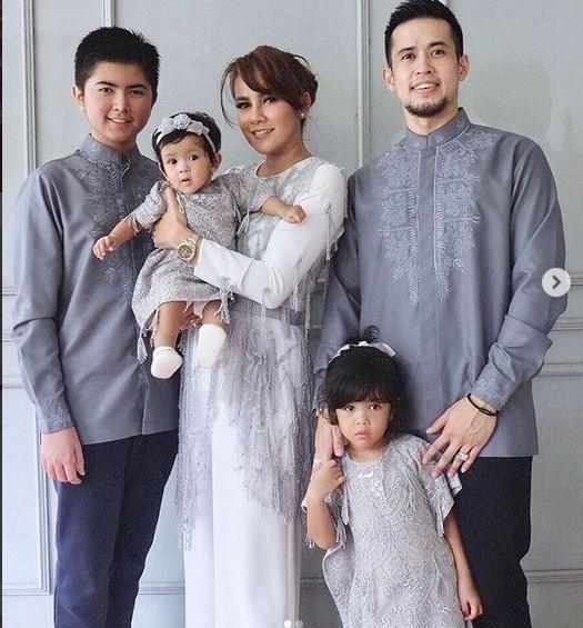 Olla Ramlan bersama suami, Aufar Hutapea dan tiga anaknya. (Instagram)