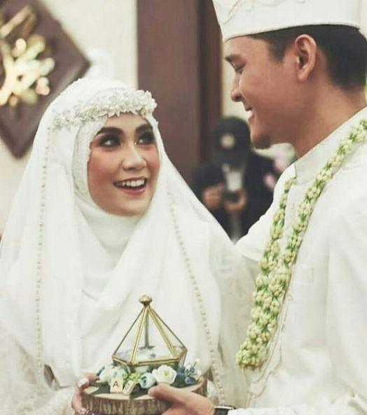 Kenakan Gaun  Pengantin  Putih Anisa  Rahma  Sah Jadi Istri Dito