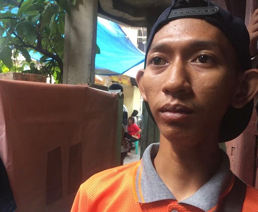 Sahabat Haringga Sirla (23), Ahmad Sauki saat ditemui di kediaman Haringga di Jalan Bangun Nusa RT 09/03 Cengkareng Timur, Cengkareng, Jawa Barat, Rabu (26/9/2018) [Suara.com/Arief Apriadi]