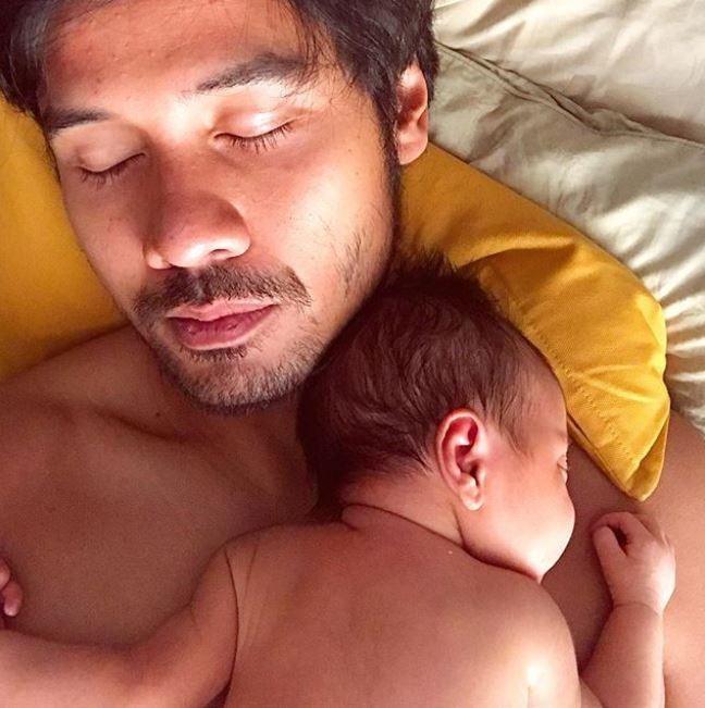 Chicco Jerikho dan putrinya, Nala. (Instagram Chicco Jerikho)