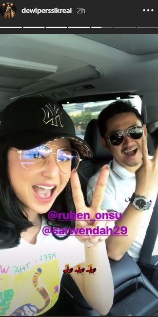 Dewi Perssik mengumumkan kehamilan istri Ruben Onsu. [instagram/dewiperssikreal]