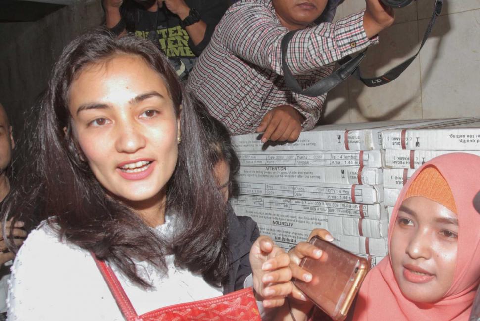 Atiqah Hasiholan Diperiksa Polda Metro Jaya Atiqah Hasiholan Diperiksa Polda Metro Jaya
