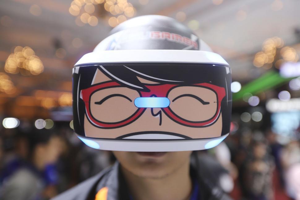 Serunya Menjadi Pembalap di VR Corner IMOS 2018 Serunya Menjadi Pembalap di VR Corner IMOS 2018