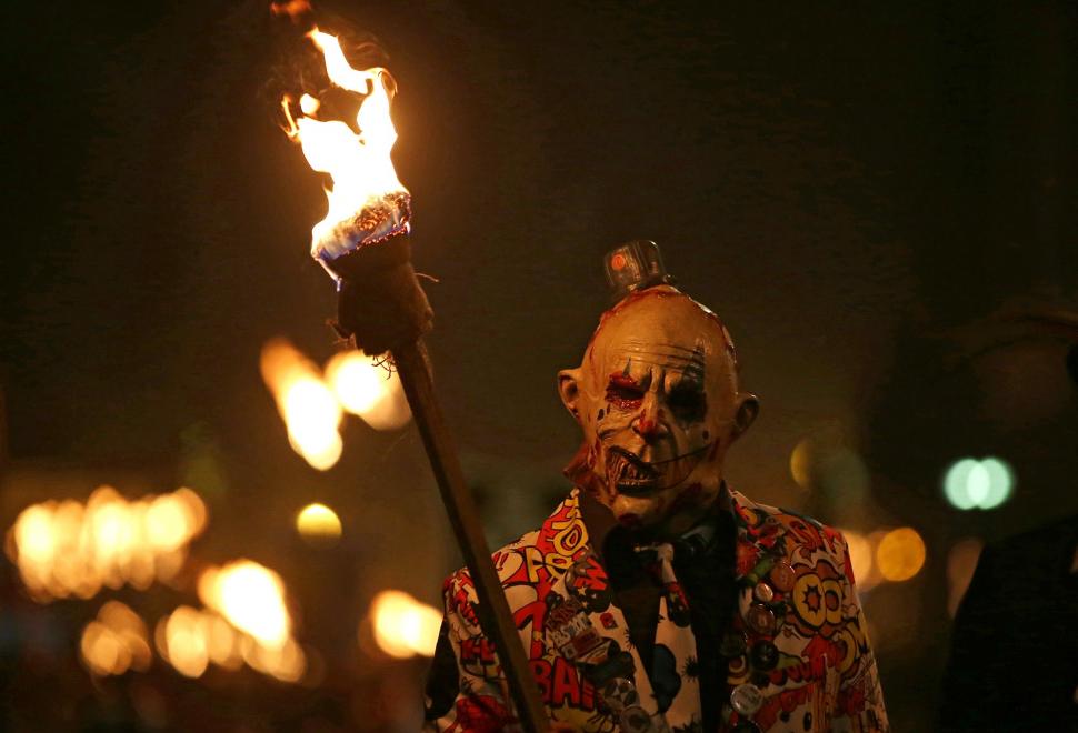 Mengenang Guy Fawkes, Warga Inggris Turun ke Jalan Mengenang Guy Fawkes, Warga Inggris Turun ke Jalan