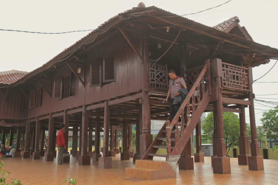 Suasana cagar budaya rumah Si Pitung di daerah Marunda, Jakarta Utara, Selasa (13/11). (Suara.com/Fakhri Hermansyah)